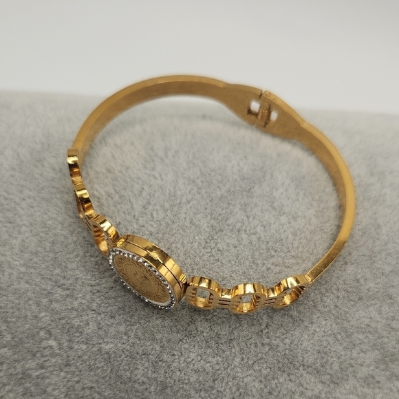 Elegant 18k Gold Plated Bangle Bracelet with Coin Design, Zircon Inlay - Picture 5 of 7